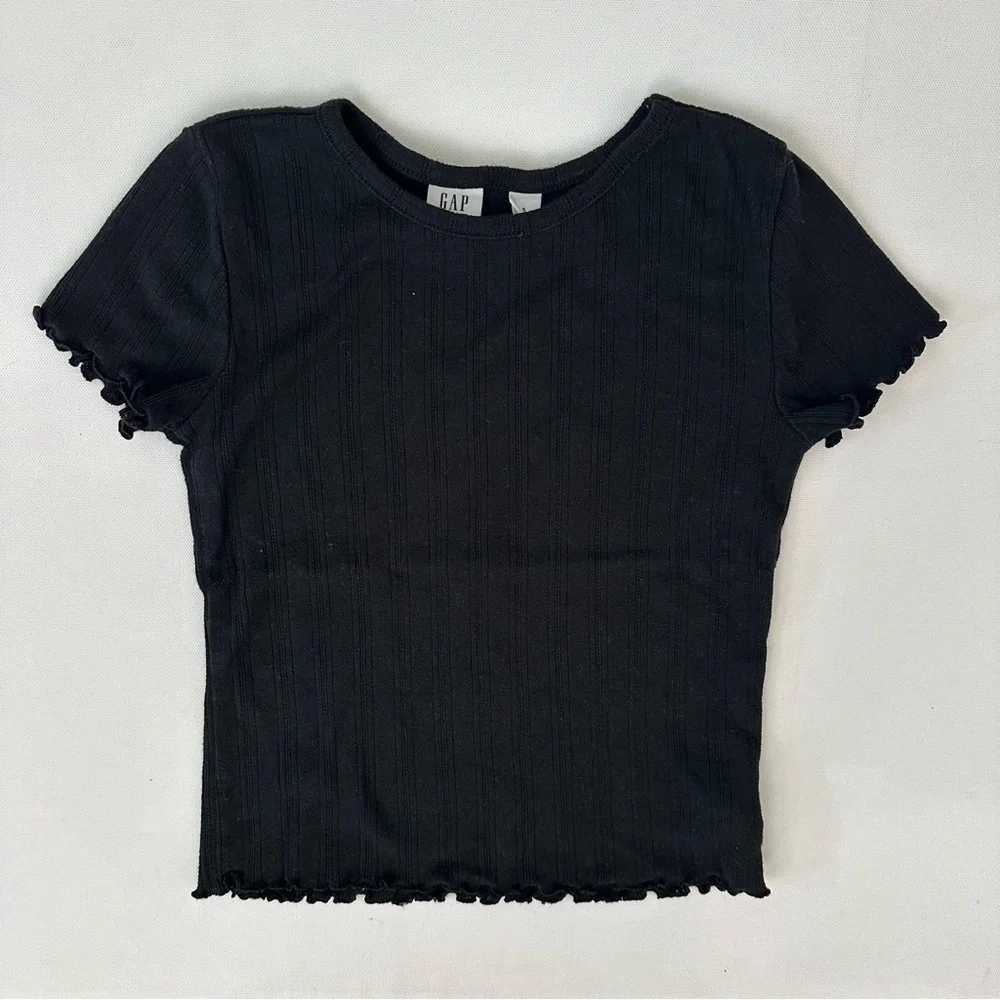GAP Black Ribbed Top with Ruffled Edges Size S
